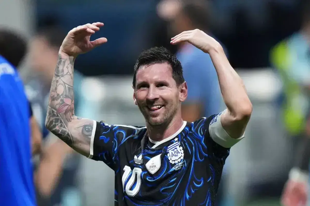 Messi: Diego Pasti Bahagia dari Atas Sana usai Argentina ke Final 5 Messi: Diego Pasti Bahagia dari Atas Sana usai Argentina ke Final