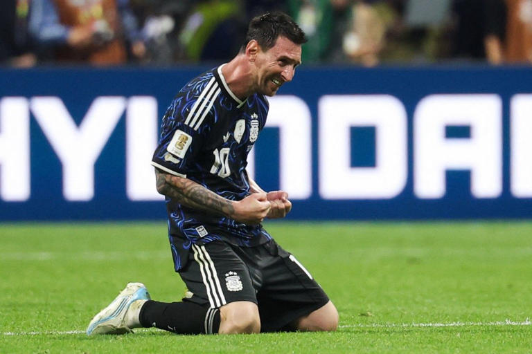 Messi: Diego Pasti Bahagia dari Atas Sana usai Argentina ke Final 2 Messi: Diego Pasti Bahagia dari Atas Sana usai Argentina ke Final